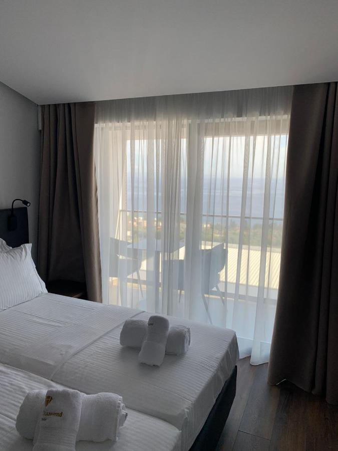Black Diamond Hotel Дермі Екстер'єр фото