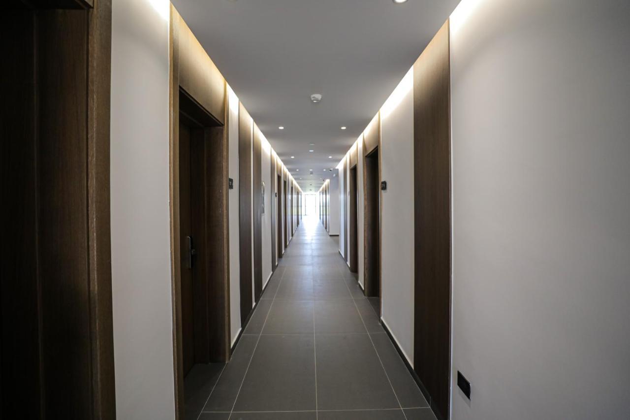 Black Diamond Hotel Дермі Екстер'єр фото