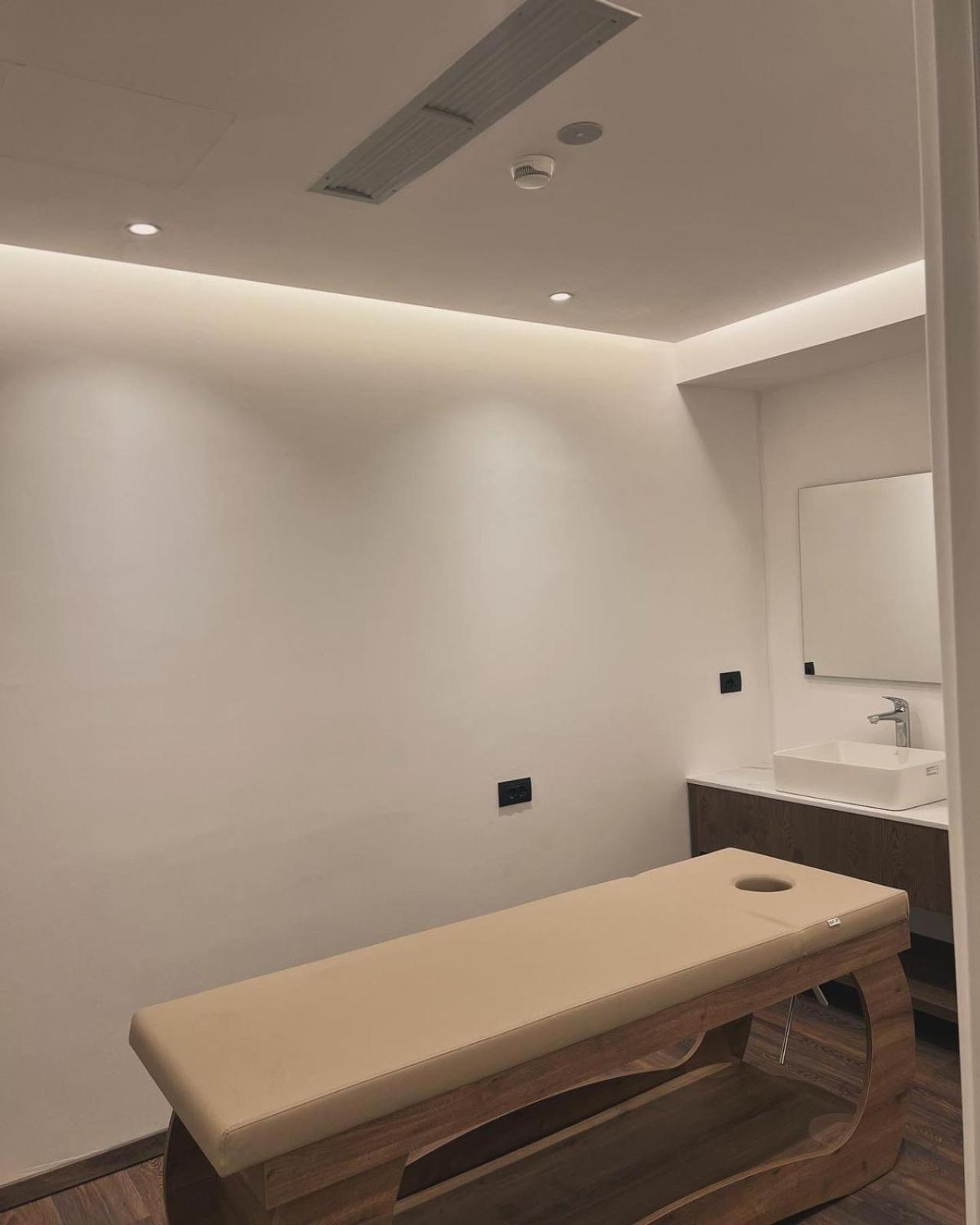 Black Diamond Hotel Дермі Екстер'єр фото