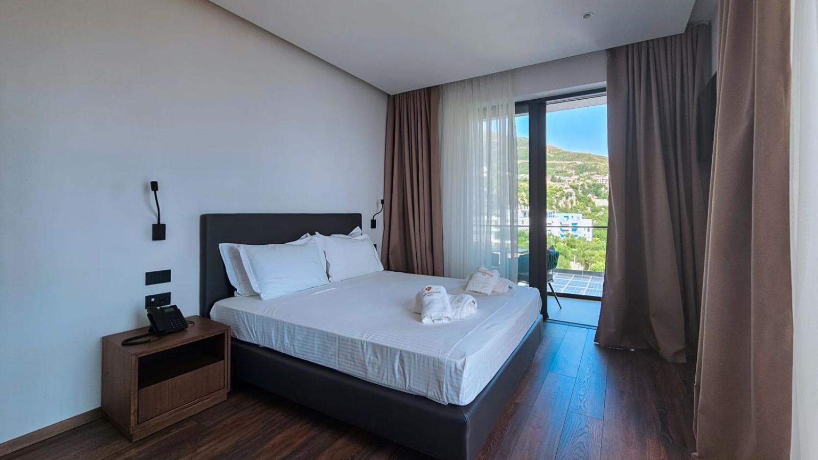 Black Diamond Hotel Дермі Екстер'єр фото
